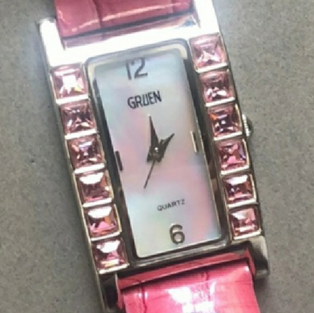 GRUEN  Antique woman